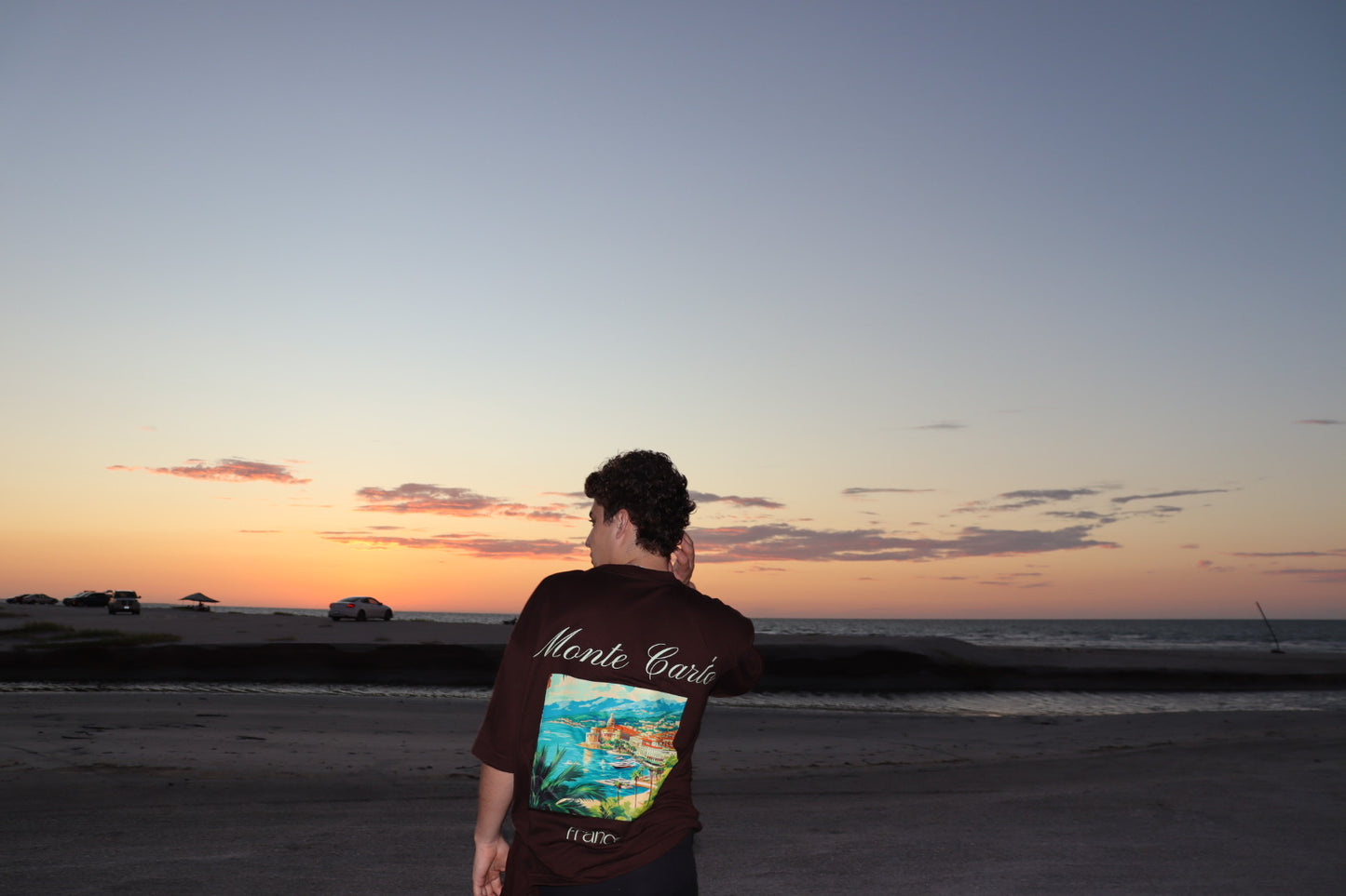 تي شيرت مونت كارلو كبير الحجم
